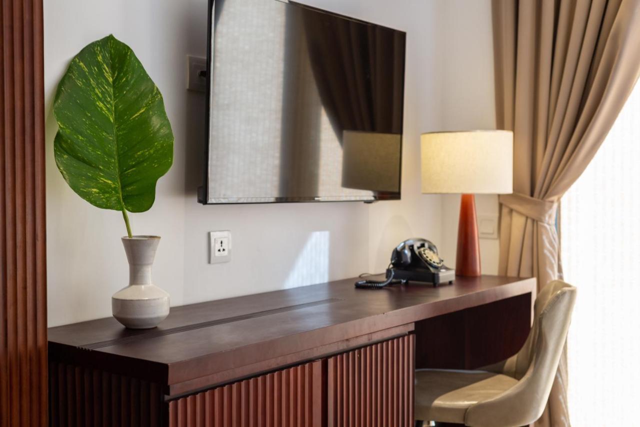 La Chronique Hotel Phnom Penh Eksteriør bilde