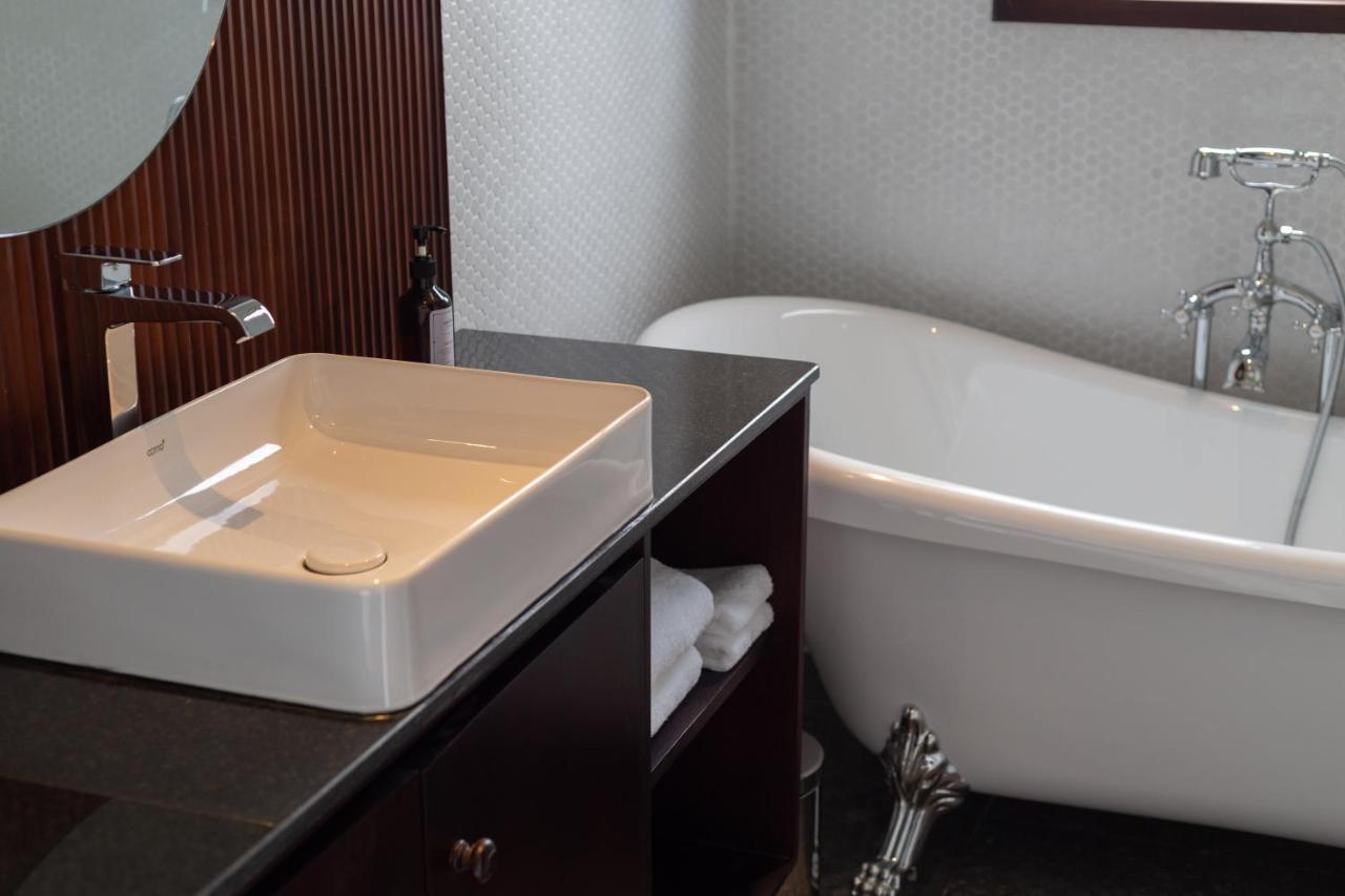 La Chronique Hotel Phnom Penh Eksteriør bilde